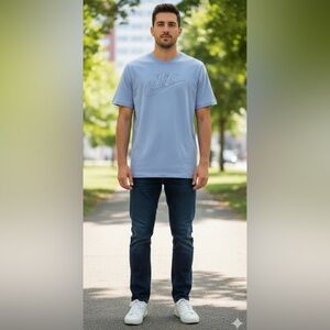 Nike Men's Light Blue Short Sleeve Tee